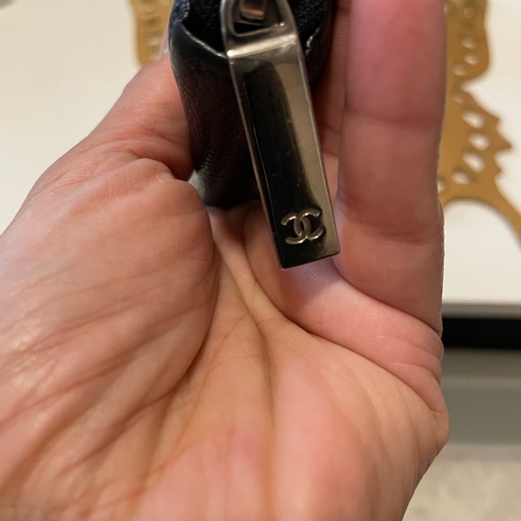 CHANEL Black Leather Zip Wallet - Picture 4 of 7